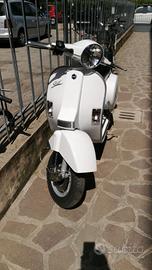 Vespa LML Star Light 125 Bianca – Con Accessori
