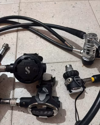Erogatori sub Scubapro MK25 + Cressi MC5