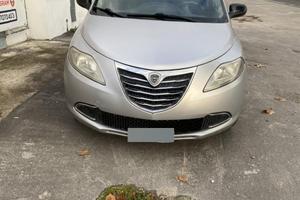 Lancia y