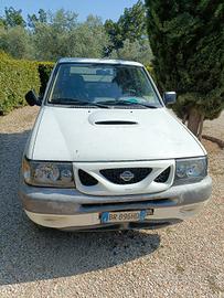 Nissan Terrano 2 Autocarro con Gancio Traino