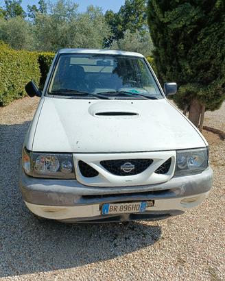 Nissan Terrano 2 Autocarro con Gancio Traino