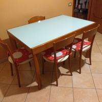 Tavolo e sedie