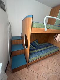 Letto castello con contenitore e scala