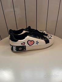 Scapre bianche e nere I love U num 37