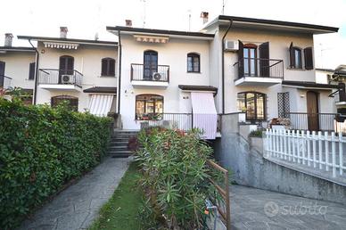 VILLA A SCHIERA A SEDRIANO