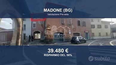 Immobile in asta di 138 m² a Madone