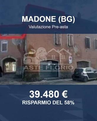Immobile in asta di 138 m² a Madone