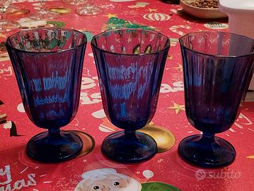 piatti, bicchieri e oggetti cucina vari