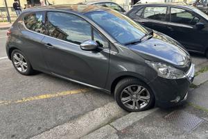 Peugeot 208 1.4 HDi 68 CV 3 porte Allure