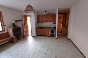 Bilocale in ordine nelle alpi liguri