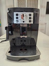 macchina caffè automatica DELONGHI MAGNIFICA S