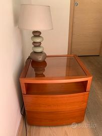 Mobiletto finitura ciliegio con piano in vetro