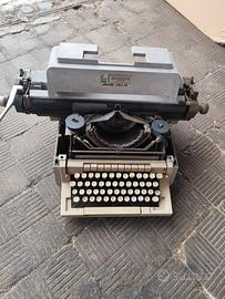 Macchina da scrivere Olivetti linea 98