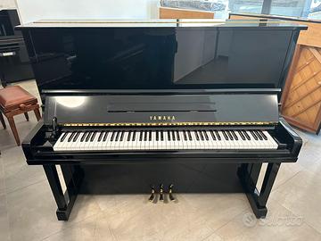 Pianoforte YAMAHA U30BL