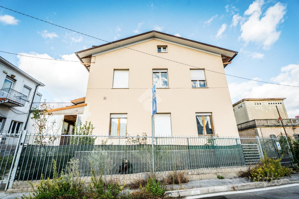 BIFAMILIARE A RIMINI