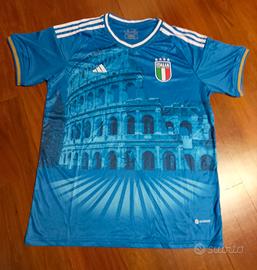 maglia nazionale Italia edizione speciale Colosseo