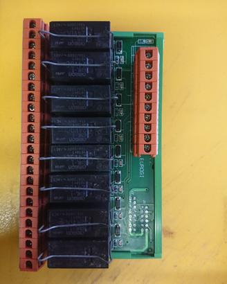Interfaccia 8 rele, ingressi 24V