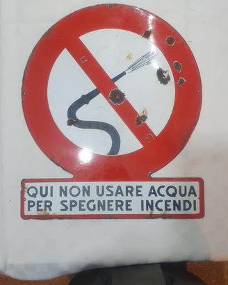 Cartello antincendio i ferro smaltato anni '50