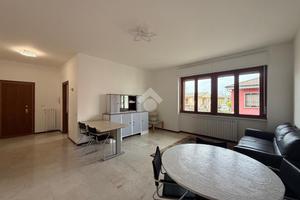 3 LOCALI A MEDIGLIA