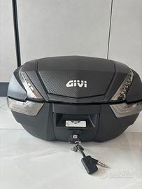 Bauletto moto  GIVI - Modello Carbon Look