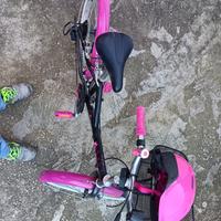 2 biciclette identiche