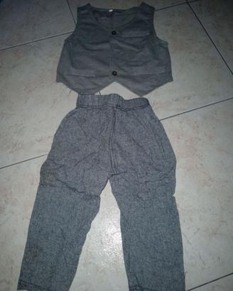 Set composto da gilet e pantaloni grigi da ragazzo