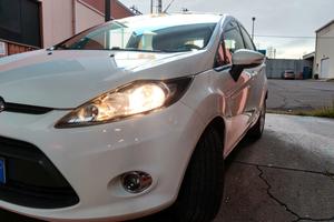 Fiesta VI 5p 1.2 16v Titanium c/esp E5
