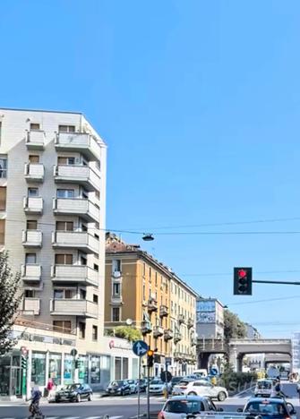 Monolocale ampio viale monza 550 euro