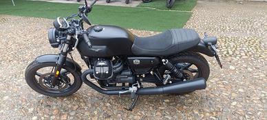 MOTO GUZZI V7 STONE
