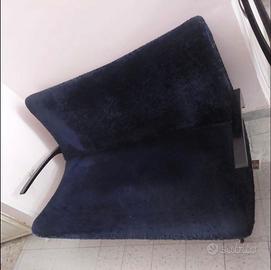 Divano, poltrone e puffo blu velluto