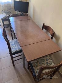 Tavolo estendibile + 4 sedie in legno