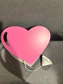 Lampadario a forma di cuore rosa