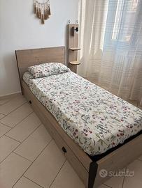 Letto singolo con letto estraibile e comodino