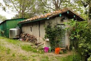 Capanne con terreno agricolo
