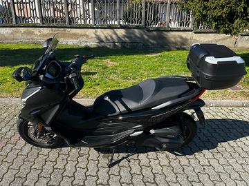 Honda Forza 350 2025 – 4.000 km – Givi – Perfetto