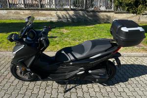 Honda Forza 350 2025 – 4.000 km – Givi – Perfetto