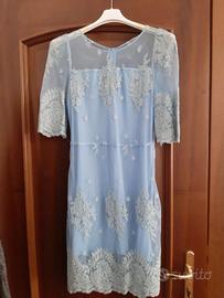 Vestito celeste con pizzo argentato elegante