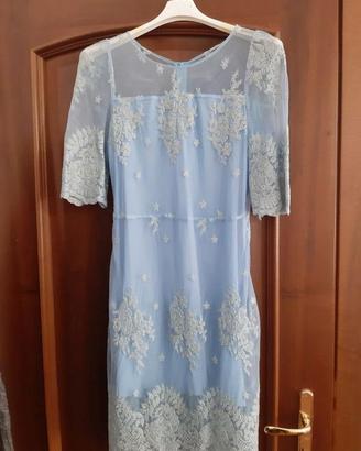 Vestito celeste con pizzo argentato elegante