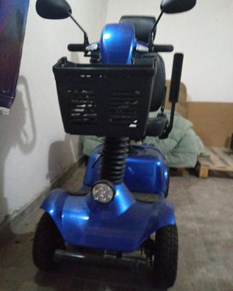 Scooter elettrico per disabili/anziani