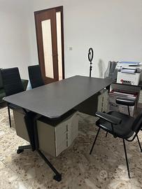 Scrivania professionale