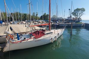 Barca a vela Canados 37