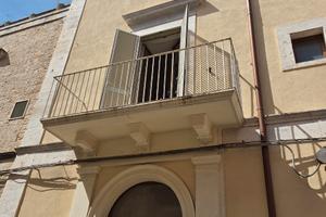 Casa singola terra cielo