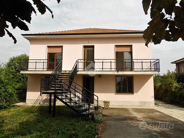 VILLA SINGOLA A LIMBIATE