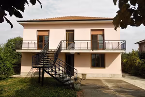 VILLA SINGOLA A LIMBIATE