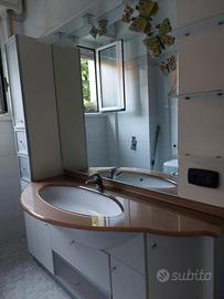 Mobile da bagno completo con lavabo