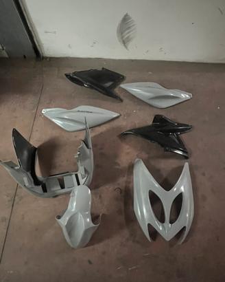 vari pezzi carene Aerox