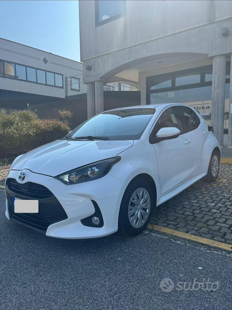 Toyota Yaris 2022 photo 2