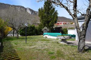 VILLA A SCHIERA D'ANGOLO A SANTE MARIE