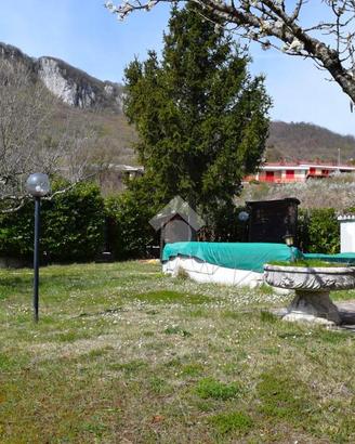 VILLA A SCHIERA D'ANGOLO A SANTE MARIE