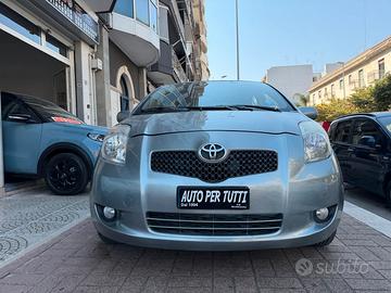 Toyota Yaris 1.0 5 porte Sol
